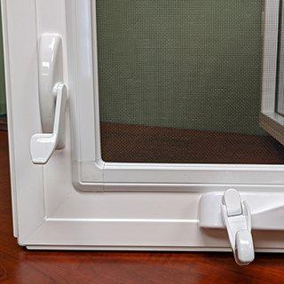 Low Quality Vinyl Window: Cheap handles